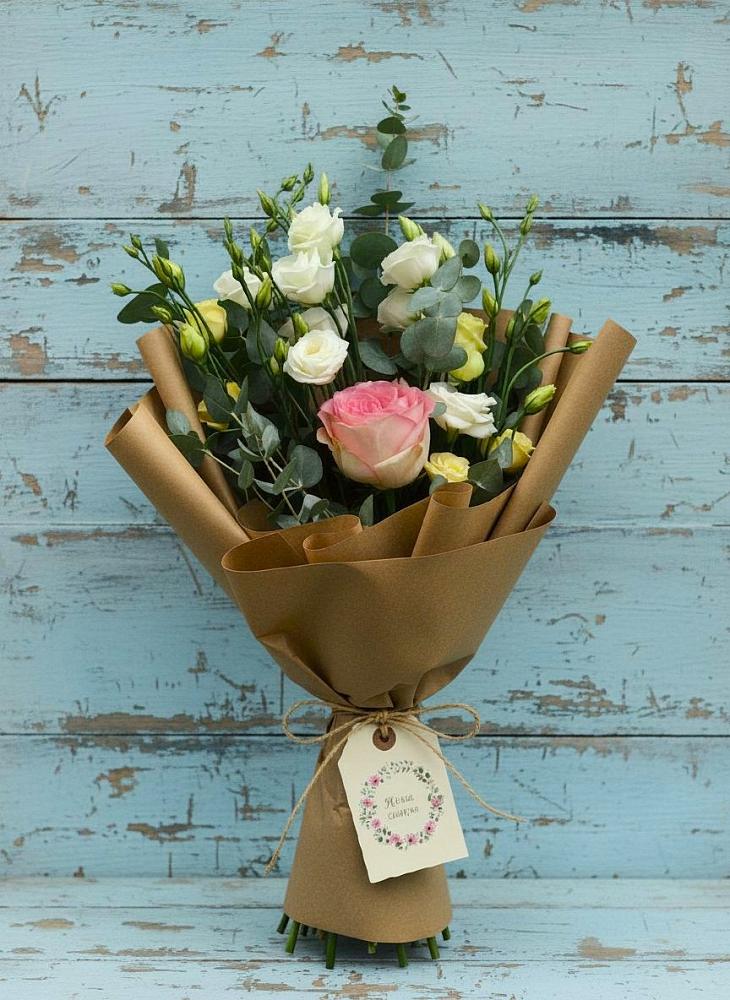 Букет цветов из: Розы и Лизиантусы в Поповке