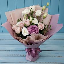 Букет цветов из:  Розы и Лизиантусы в Поповке