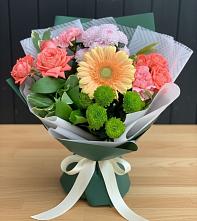 Букет цветов из:  Гвоздики, Розы, Герберы и Хризантемы #REPLACE_PRED# Поповке