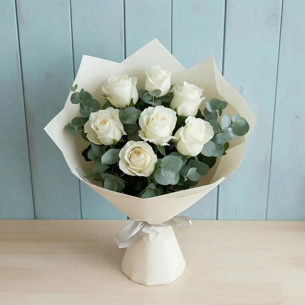 Букет Белые розы в Эвкалипте в Поповке