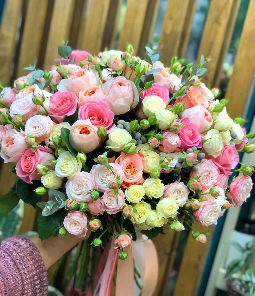 Букет цветов из: Розы в Поповке